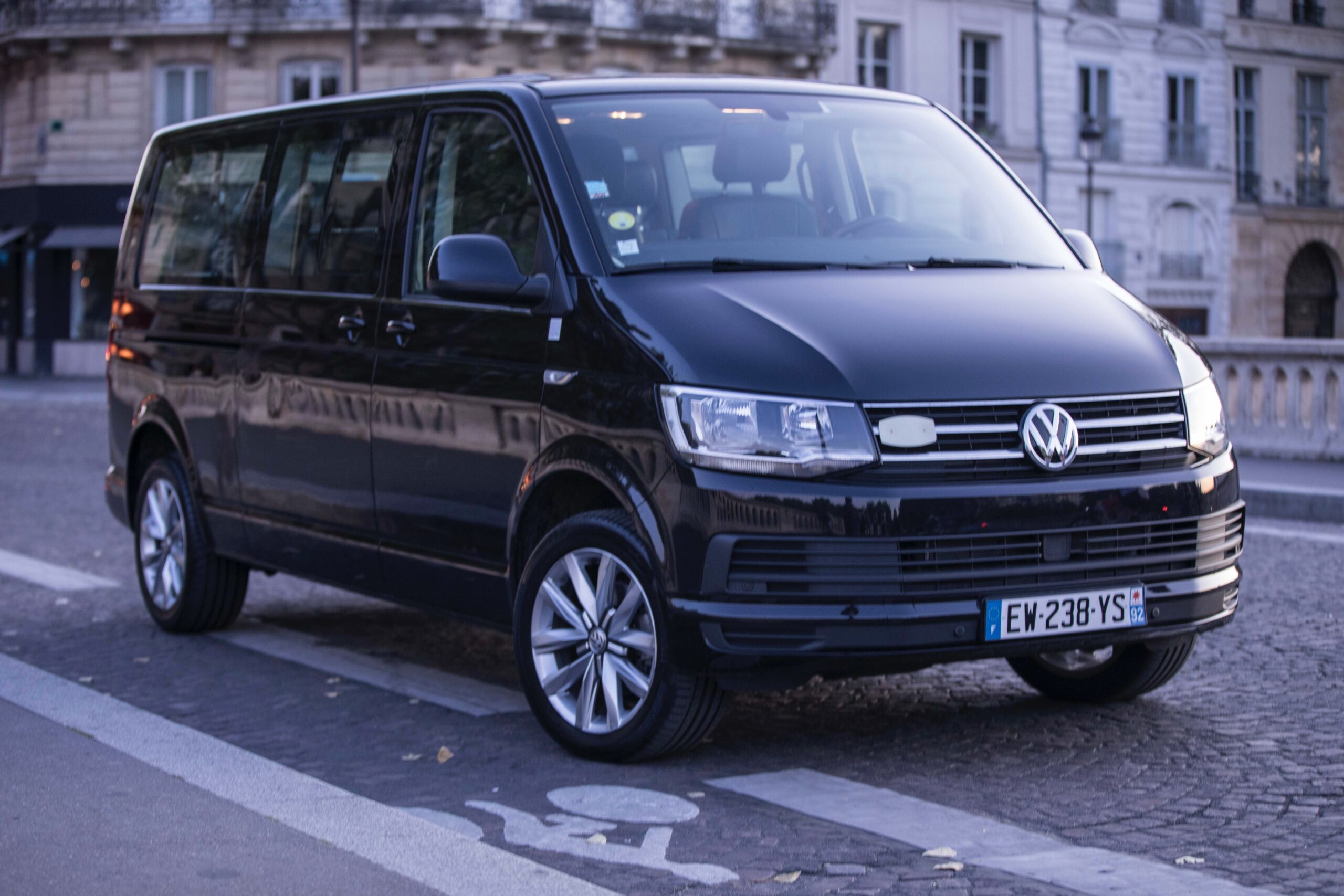 Location Van Volkswagen Caravelle – 9 places - Tournages, publicités & transport de personnes