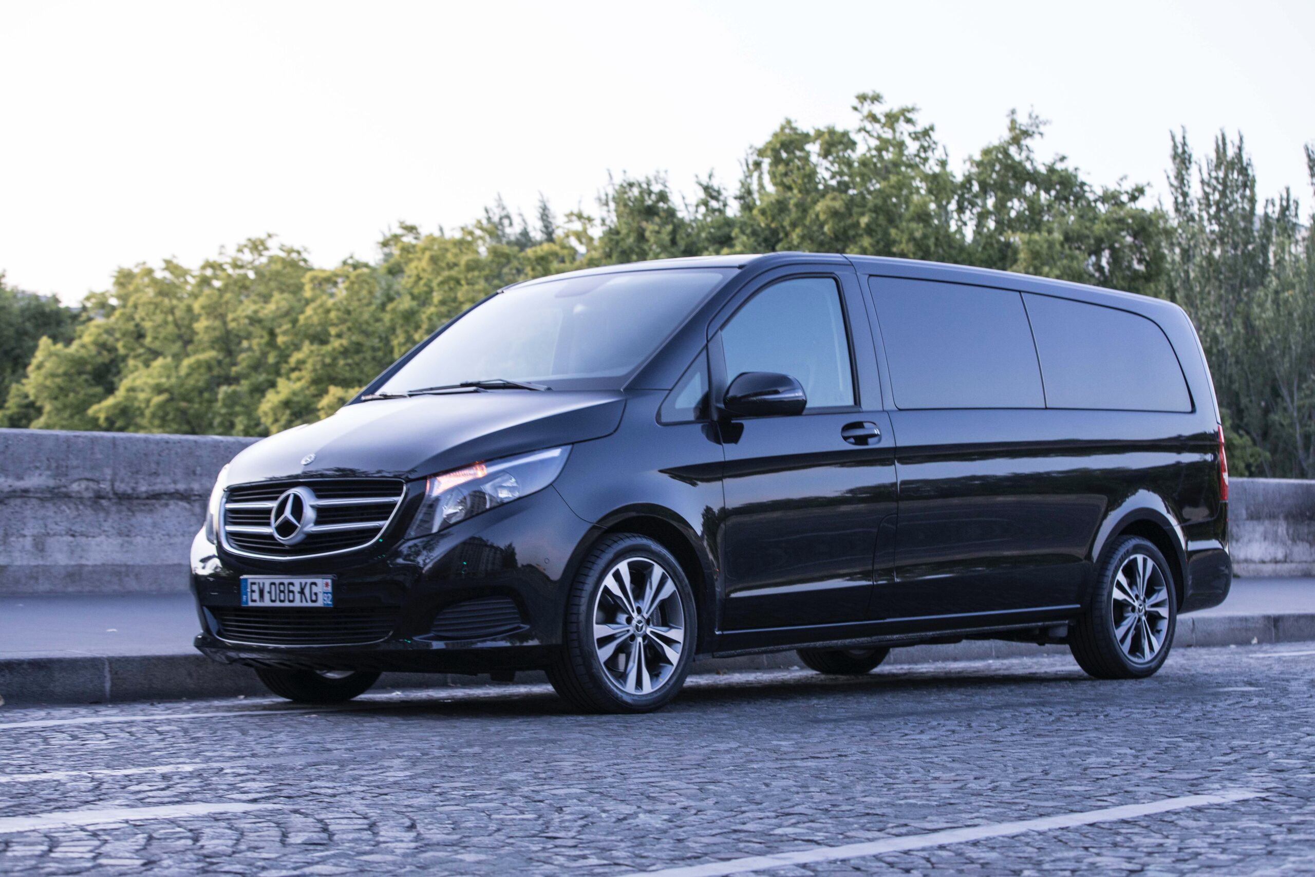 Location Van Minibus Mercedes – 9 places - Tournages, publicités & transport de personnes